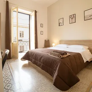 https://giulias-home.sicilyhotelsitaly.net
