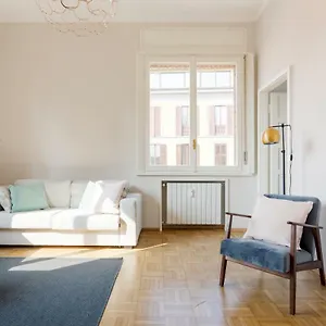 https://amazing-apartment-with-a-view.italymilanhotels.net